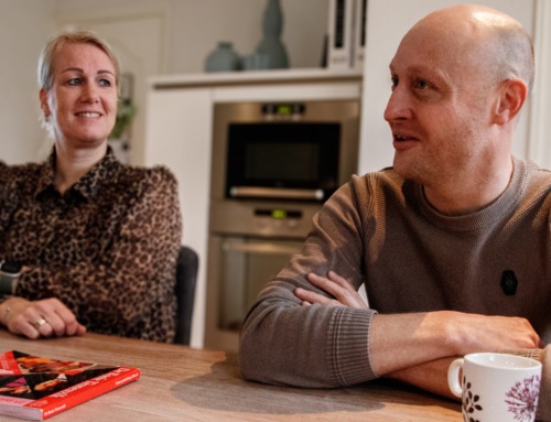 Vrijwilligers Bert van Hoek en Verona Suleman